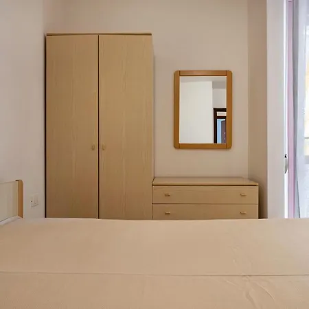 Sanian Trilocale *