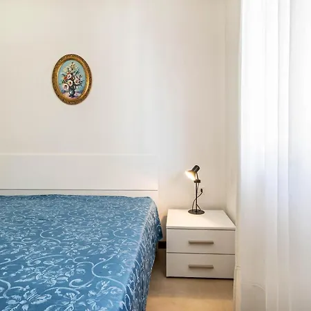 Sanian Trilocale *